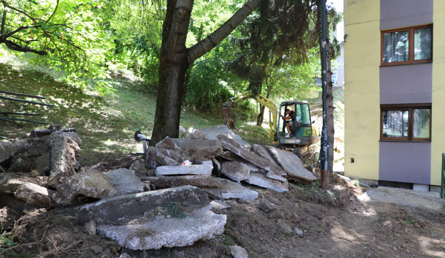 Počela izgradnja novog stepeništa u ulici Zaima Šarca