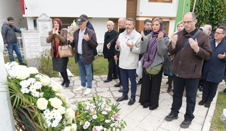 Obilježena godišnjica smrti Alije Izetbegovića