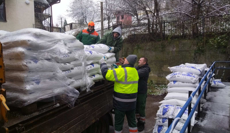 Distribucija soli za zimsko održavanje ulica u Centru