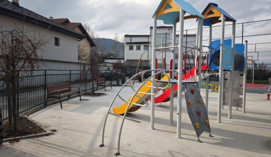Pri kraju radovi na uređenju igrališta kod OŠ „Alija Nametak“