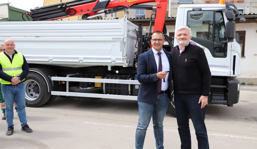 Načelnik Mandić uručio ključeve direktoru Dobrači