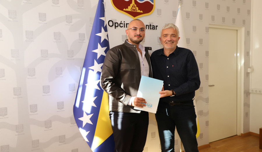 Načelnik Mandić potpisao ugovor sa predstavnicima Vijeća mladih